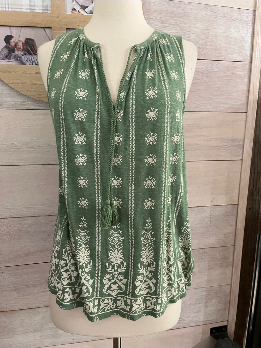Lucky Brand Green Sleeveless Embroidered Tank with Tassel Tie S